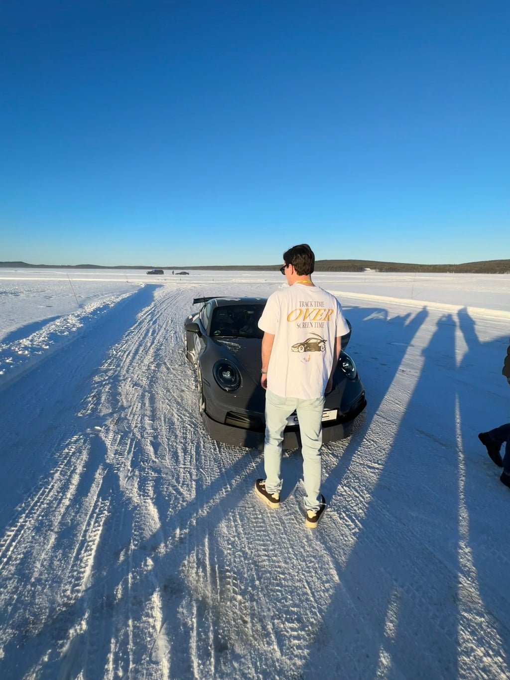T-Shirt "Track Time OVER Screen Time" (weiß)